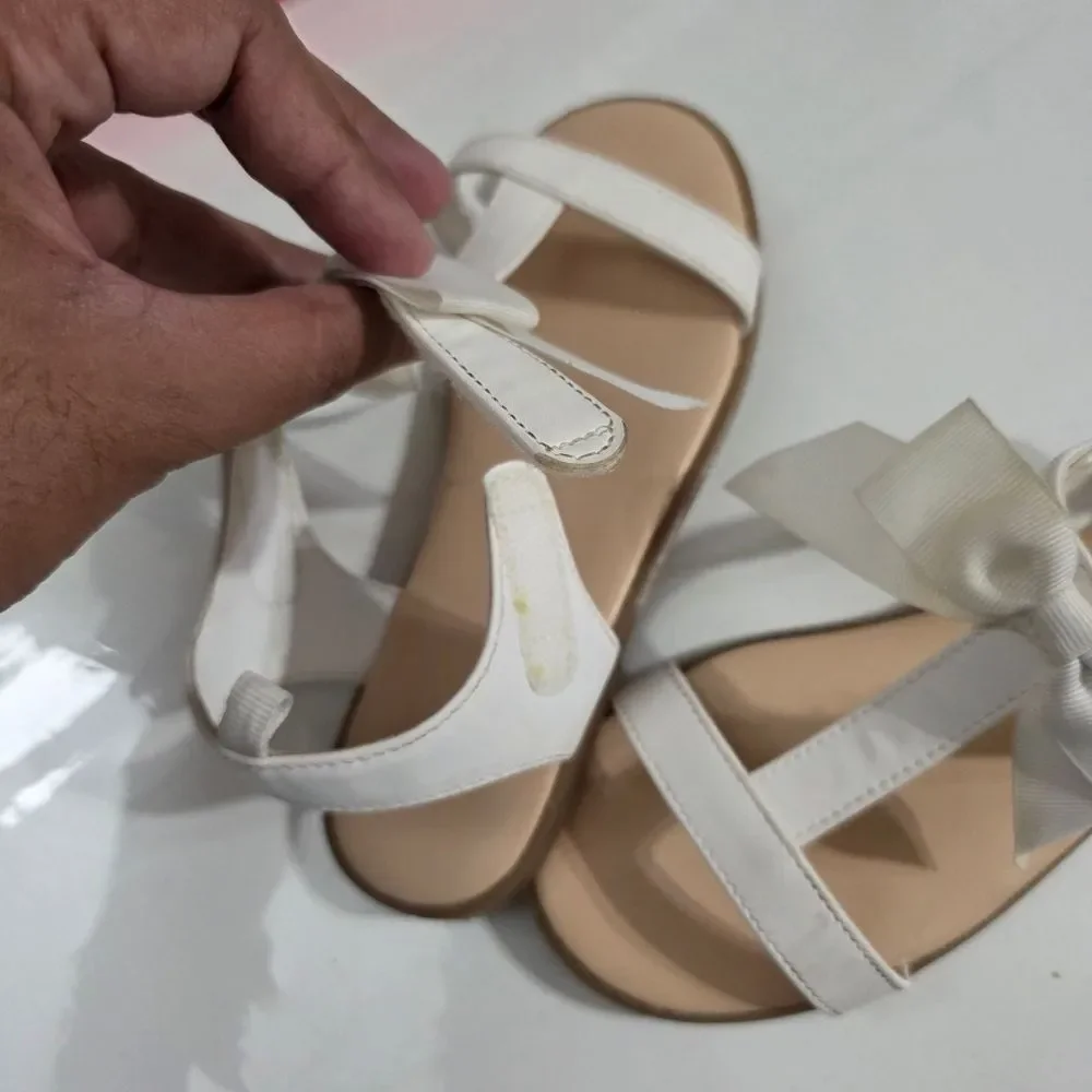 H&M Girls White Strap On Sandals with Elegant Bow Size 13